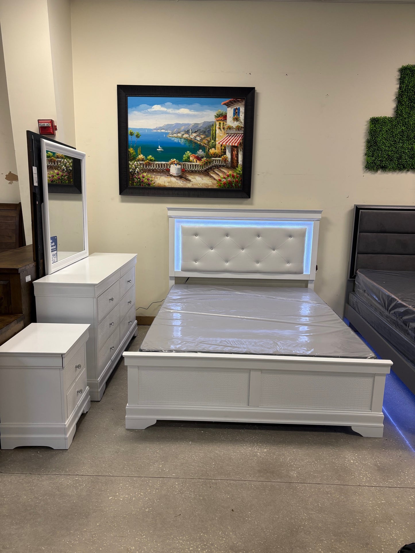 1556W Bedroom-Lana Collection Bedroom Set 4 Piece (Bedframe, Dresser, Mirror and Nightstand)