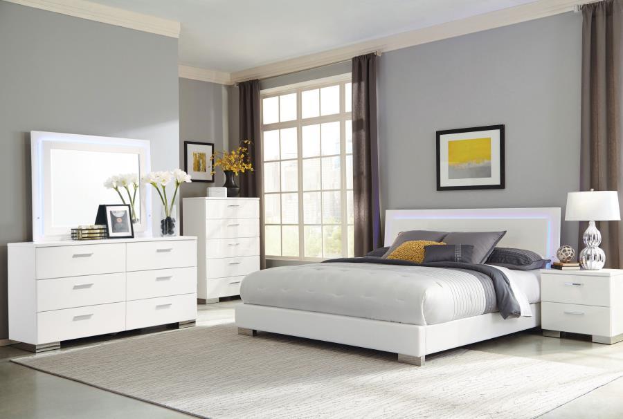Felicity - 5-Piece California King Bedroom Set With Led Headboard and Mirror - Glossy White