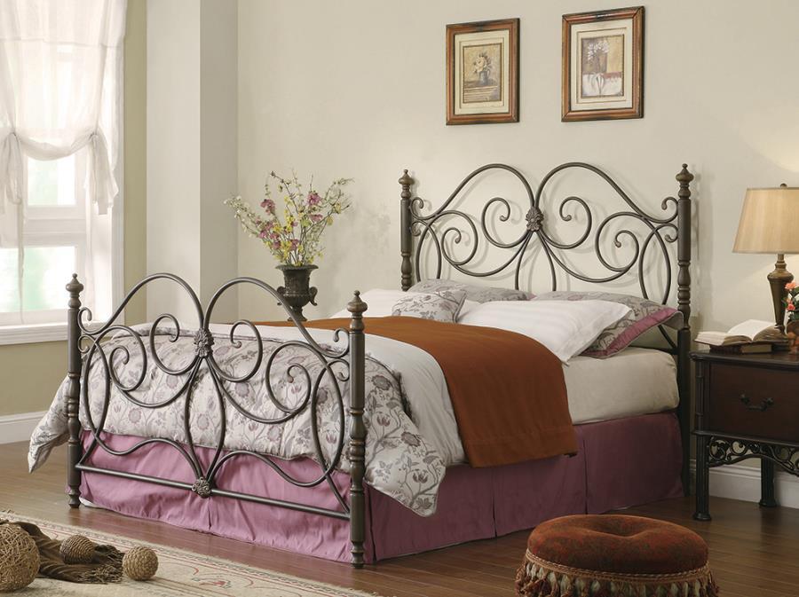 London - Metal Scroll Bed