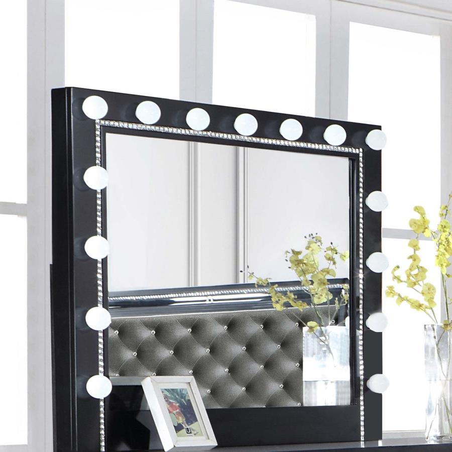 Cappola - Black Rectangular Dresser Mirror With Light