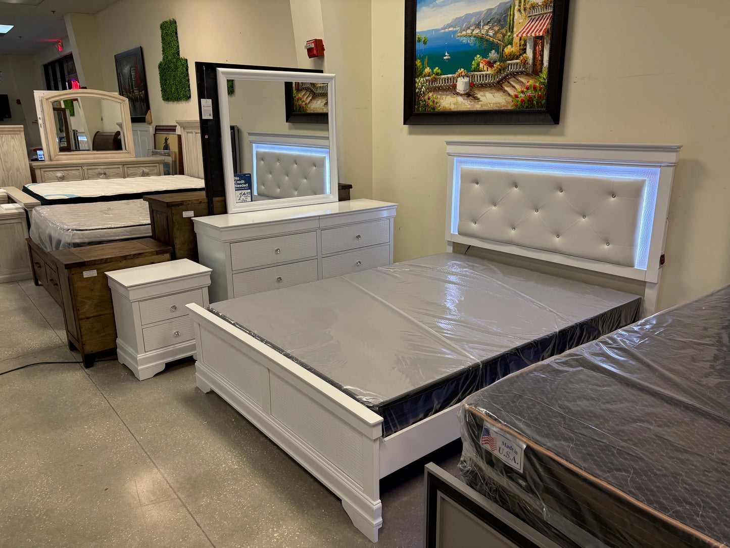 1556W Bedroom-Lana Collection Bedroom Set 4 Piece (Bedframe, Dresser, Mirror and Nightstand)